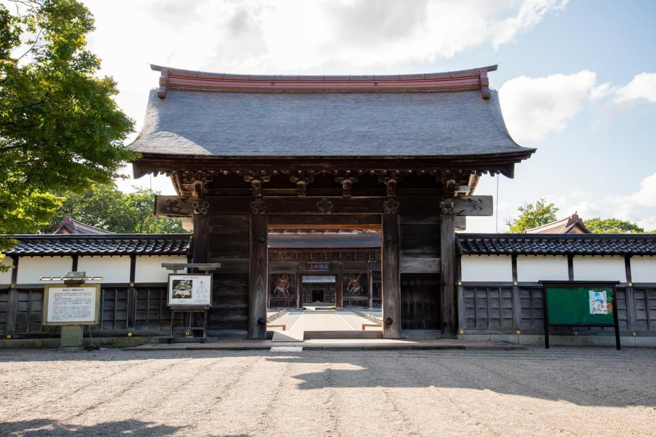 Kadokyu Ryokan Takaoka Exterior photo